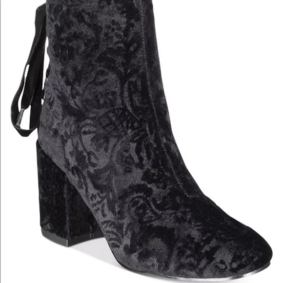 Esprit
Saylor Brocade Booties - Picture 1 of 6